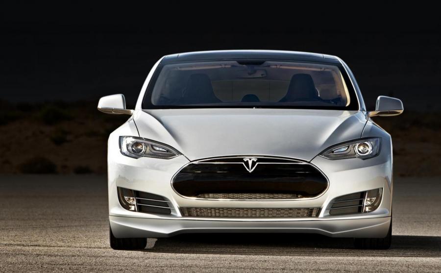  Tesla Model S by Unplugged Performance 2014 года  (фото 4 из 5)